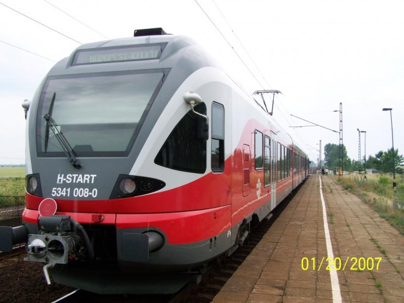 Kép 095

Szépes... kár, hogy az eu-ban máshol ezek a belvárosban járnak, mert a nyilt vágányra kevés a 140 km/h... :P