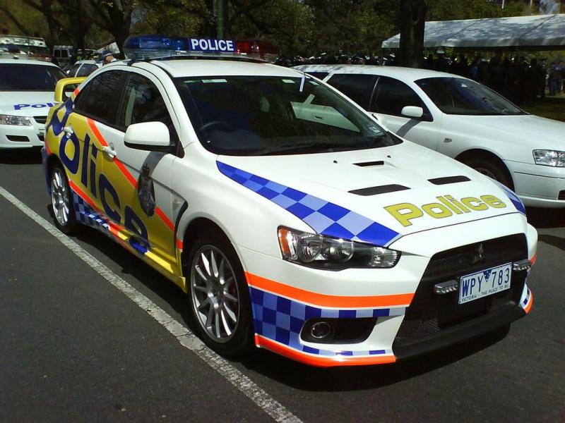 evo_x_cop_car_02