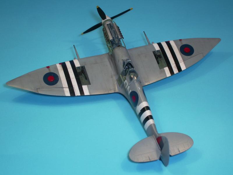 Spitfire Mk. VII

ICM 1:48

(szokás szerint dobozból, csak egy Eduard üléshevedert kapott)