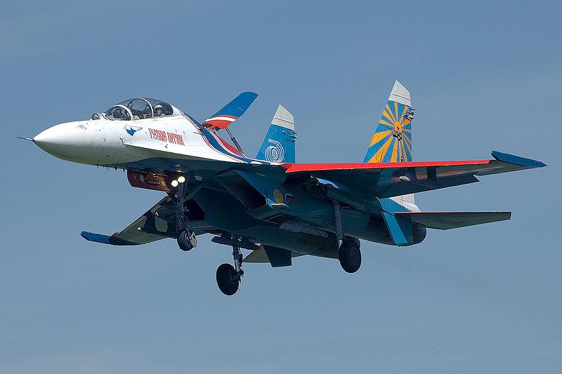 800px-Su-27_Russian_Knights_04