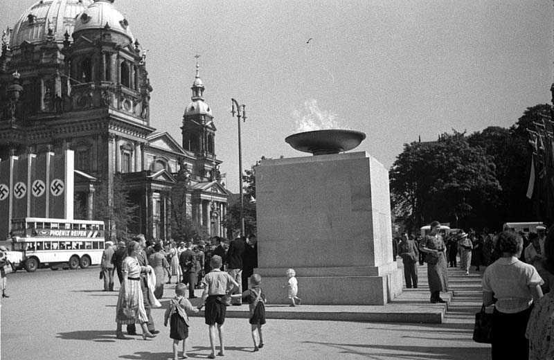 berlini busz

A kép bal oldalán látható az emeletes busz