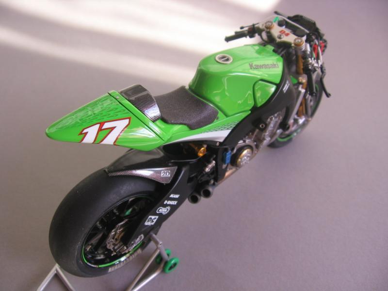 Kawasaki Ninja ZX-RR 040