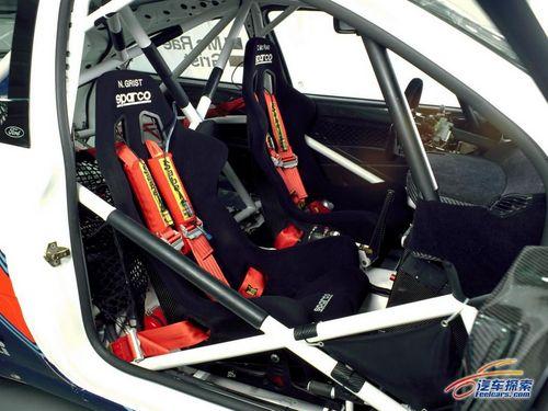 Ford_Focus_RS_WRC_2001_016_99236_m