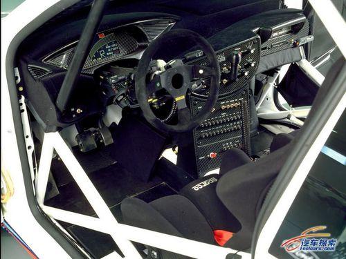 Ford_Focus_RS_WRC_2001_014_99234_m