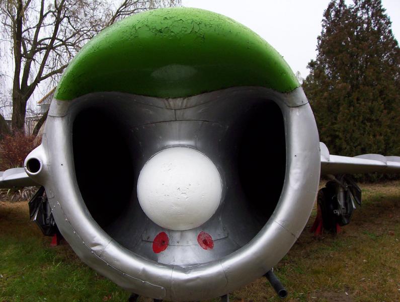 mig 047