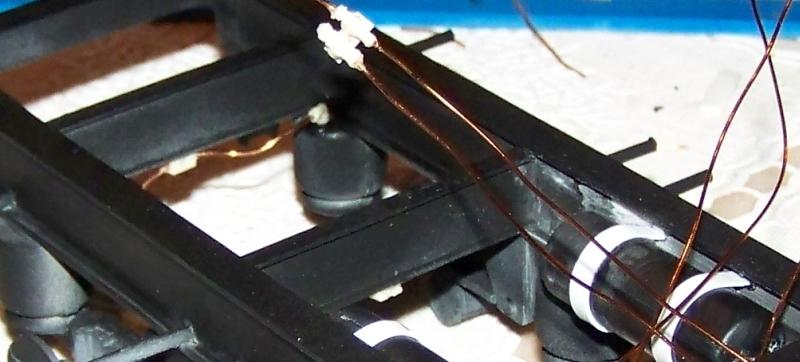 pot27

Hátsó rúgók bekötve, meg pár elosztó, szelep felkerült