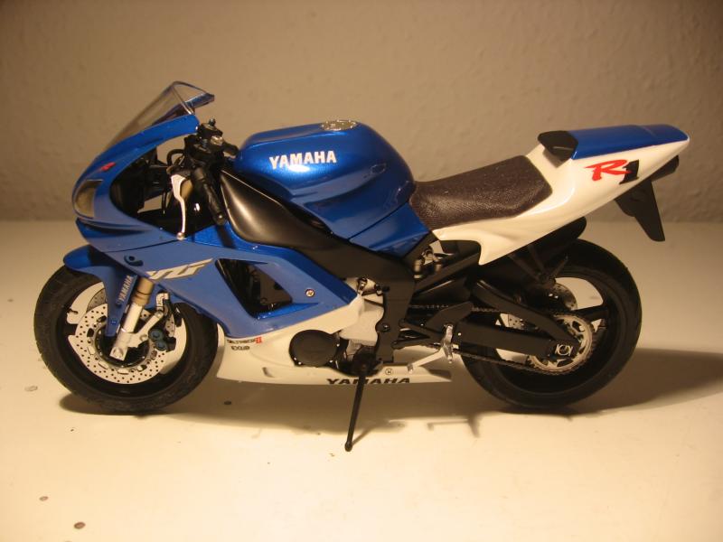 Yamaha R1 006