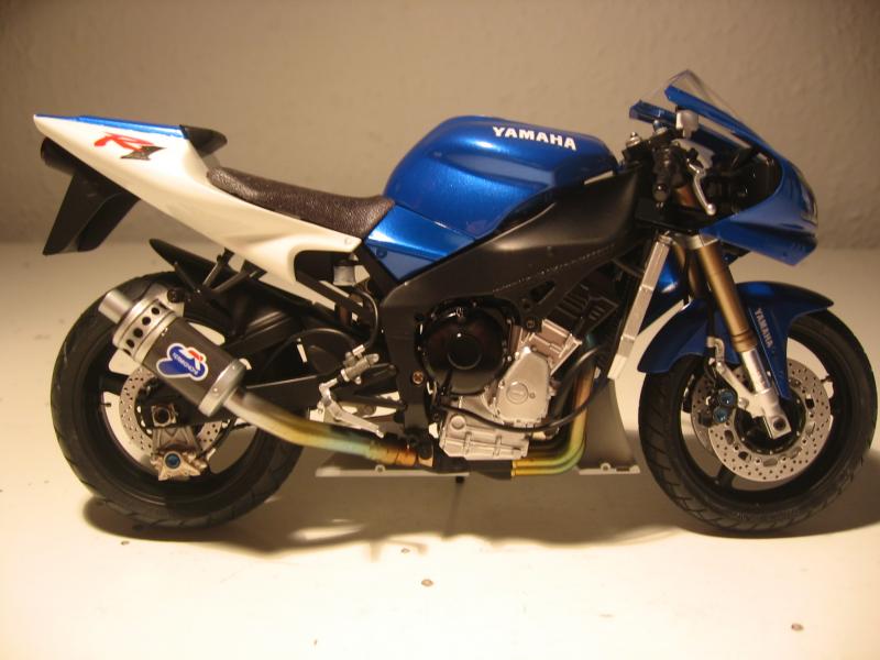 Yamaha R1 009