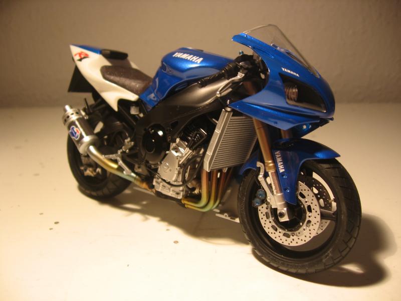 Yamaha R1 010