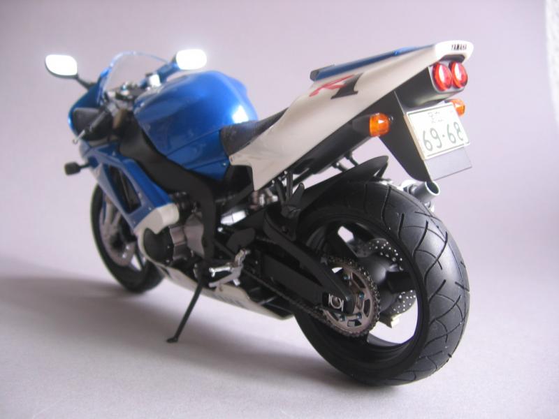 Yamaha R1 016