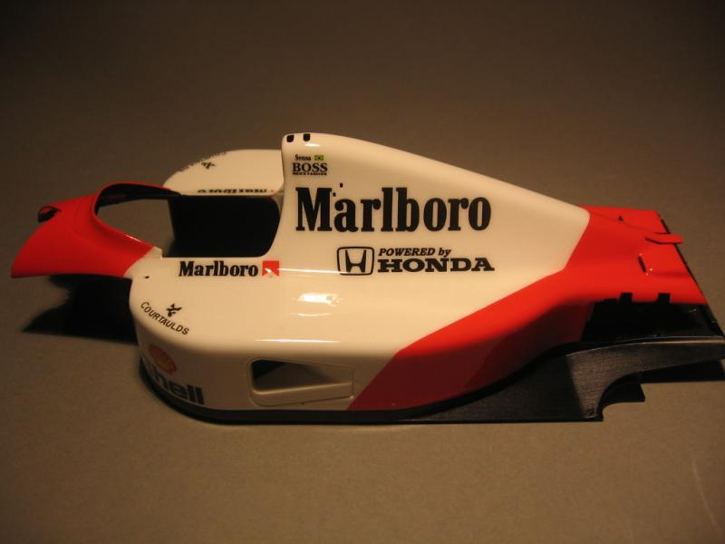 Mclaren MP4-6 020 építés