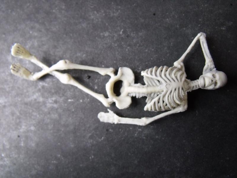 Donna Skeletonna 006 s