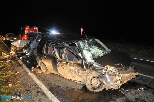 suzukihalaal5

Este hat körül, Kőszegről hazafelé. Az Ignisben ültem. további képek a www.nyugat.hu oldalon.