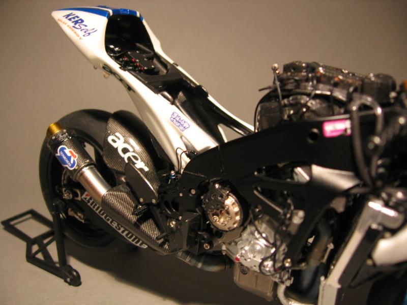 Yamaha M1 08 123