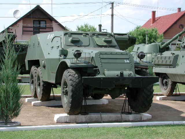 btr152-01

Kecelen kiállított jármű, fotó Zsoldos István.