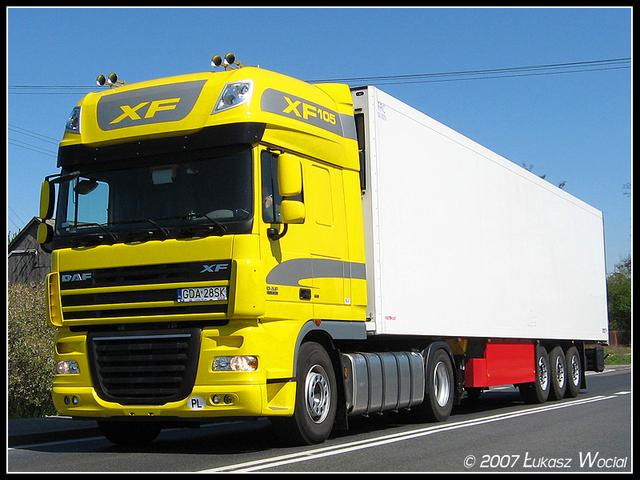 DAF-XF105-410-SuperSpaceCab