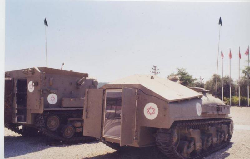 ShermanAmbutankx2Latrun2003