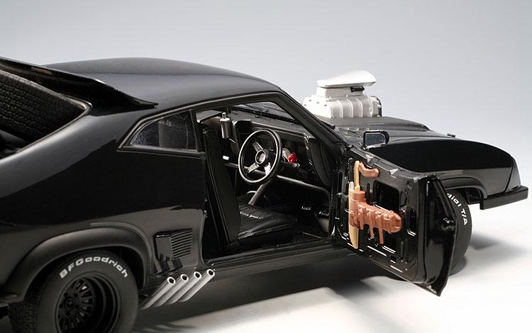 Autoart Mad Max Interceptor 10