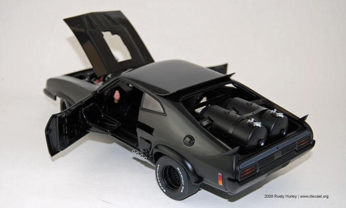 Autoart Mad Max Interceptor 11