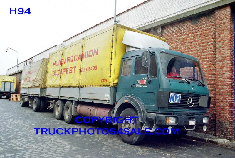 H94C

itt a három tengelyes verzió, ahol már 3 ajtó van per oldal