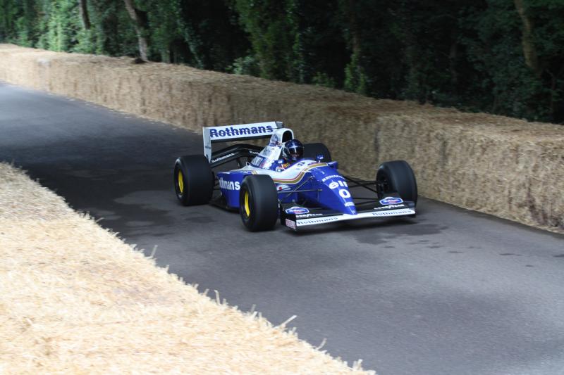 williams-renault_fw16b_194-8