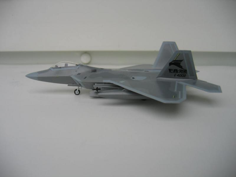 f-22 023