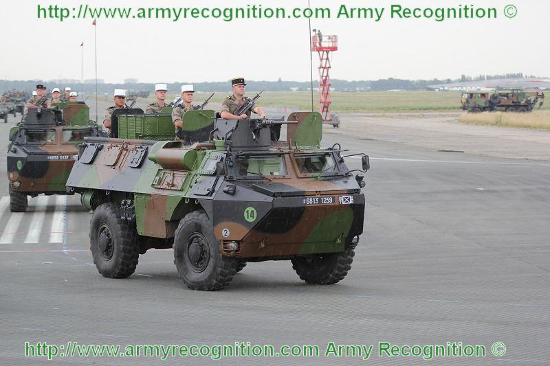VAB_2e_REI_regiment_etranger_infanterie_14_juillet_july_2010_military_parade_defile_militaire_france_french_army_006