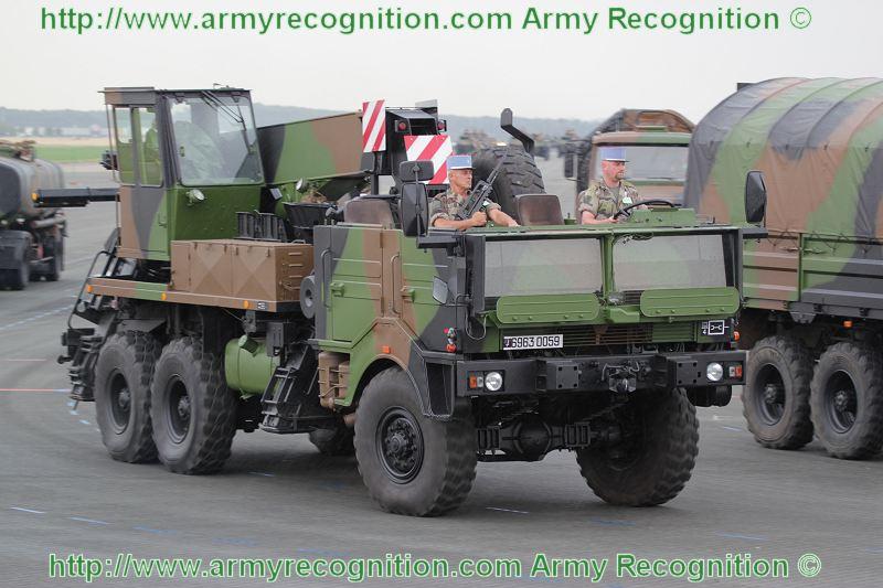 CLD_TRM_10000_truck_recovery_4e_RMAT_regiment_du_materiel_14_juillet_july_2010_military_parade_defile_militaire_france_french_army_001