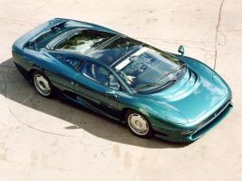 Jaguar Xj220
(baumi94)