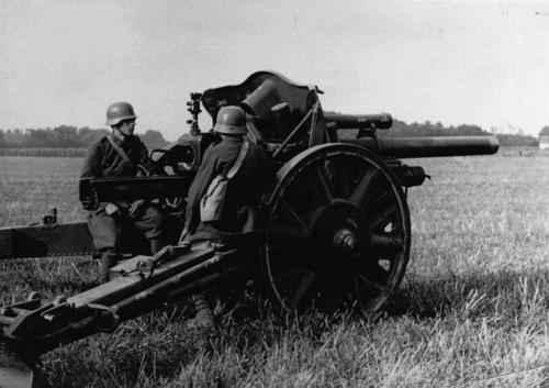 Honved_artillery_on_the_Don__1942