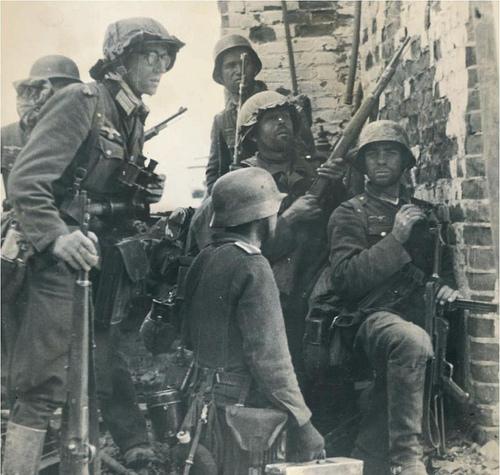 german infantry fighting in the ruins of stalingrad _october 1942_