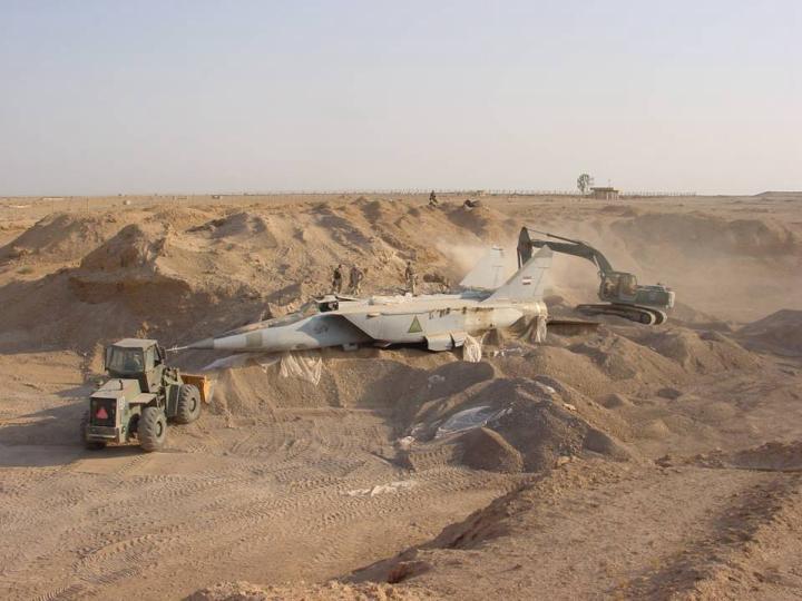 iraf_mig-25rb_unearthing_08_001

...meg innen...