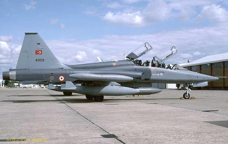 Turkish AF NF-5B 4009 ;Ex Netherlands AF K-4009