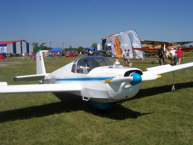 Ha-1230 SF-25 Motorfalke 02