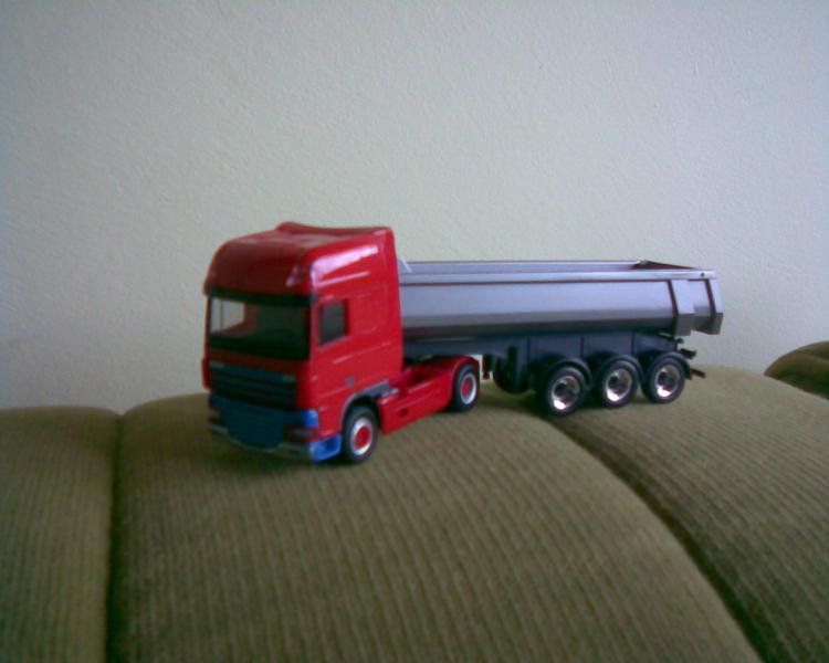 DAF 105