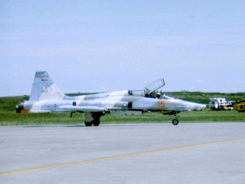 15116815_419_Sqn_Moose_Jaw_June_1982_02