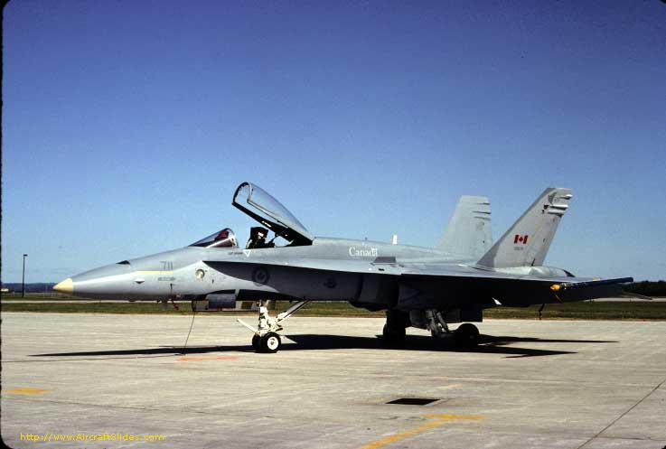 CF-18 CAF 188711 No.425 sqn color flag 1992