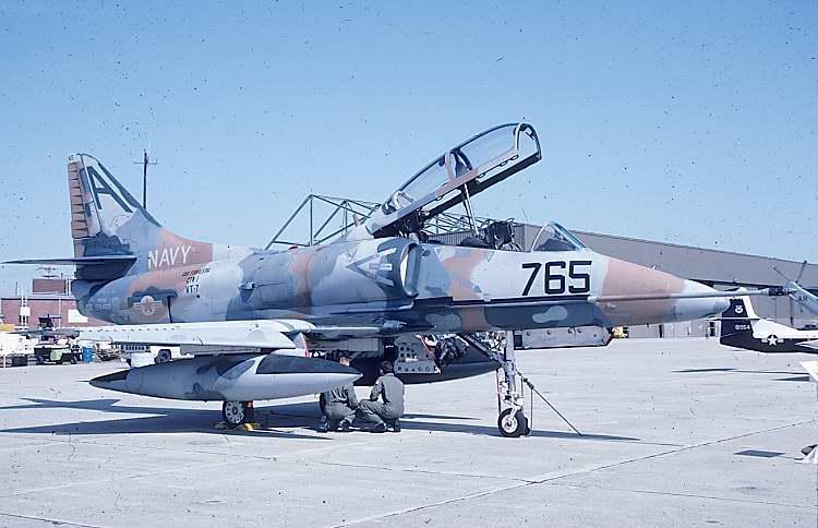 765j 158465 USN TA-4J VT-7 CTW-1b