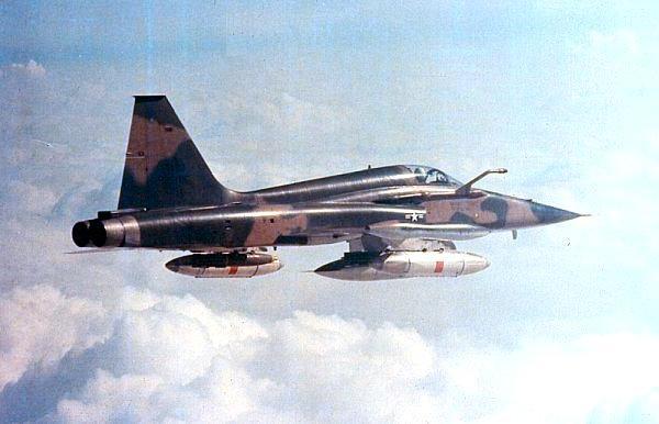 f-5c_usaf_01_569