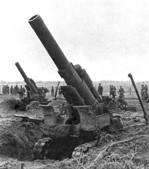 Sowjetische Batterie schwerer Haubitzen vom Typ M1931(B-4) (3. Weißrussische Front, Sommer 1944)