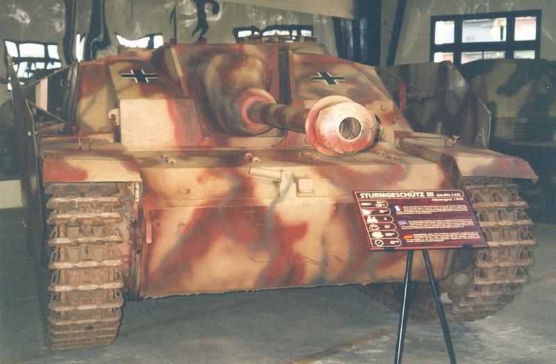 04-SturmgeschutzIIIG-SdKfz142 --vagy inkább ilyet ???