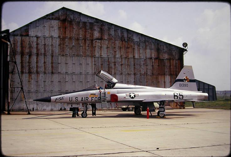 65 F-5E, 01390, USAF, 1973 - Paris