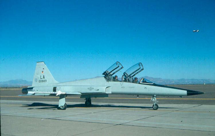 00889 USAF F-5F LA 1989