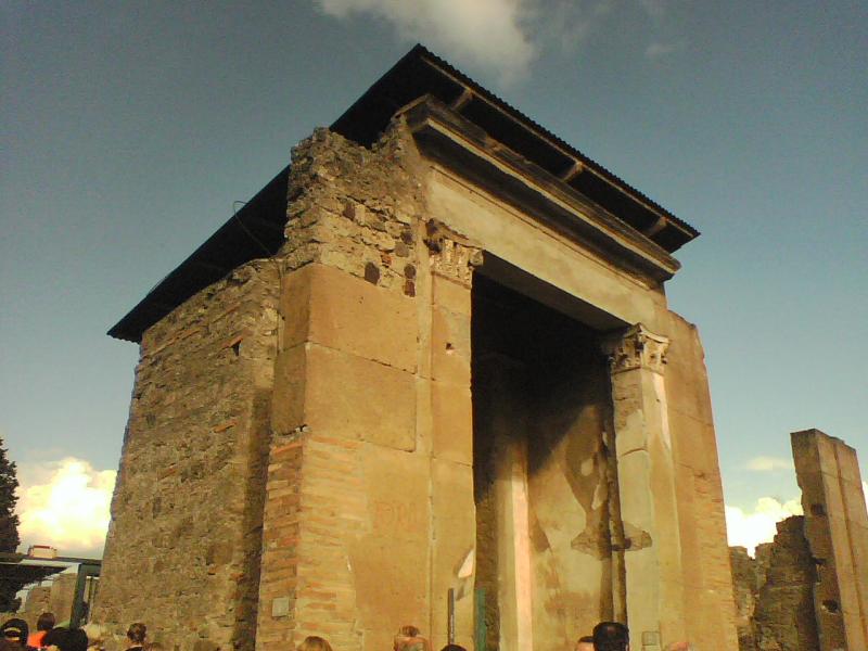 composita (ión+korinthoszi) pilaster (római fejlesztés: négyzetes pillérből kialakított díszítő elem)