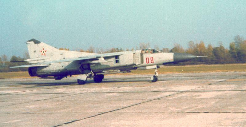 mig-23mf_gray_hungary_08