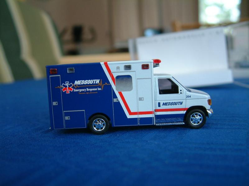 Ford E 350 Ambulance