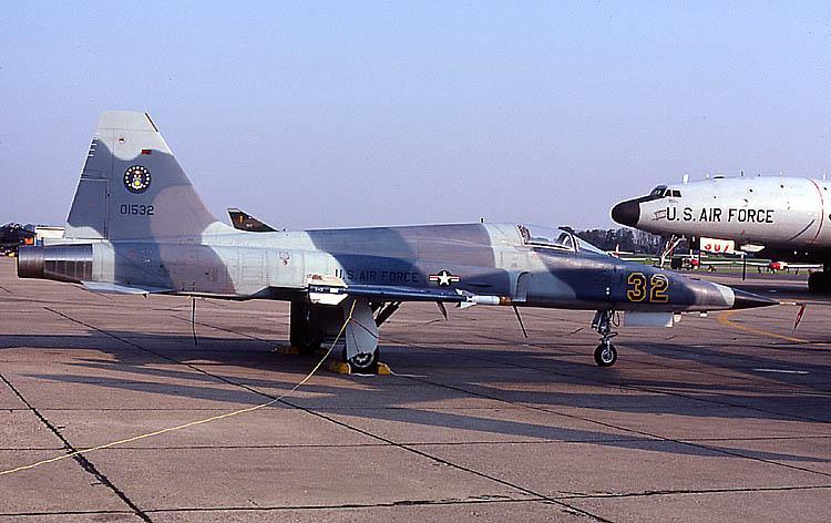 32_F-5E 01532 527 TFTAS 1978

10th_Tactical_Reconnaissance_Wing jelvényével.