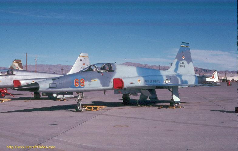 69 F-5E -01569 57FWW 1981