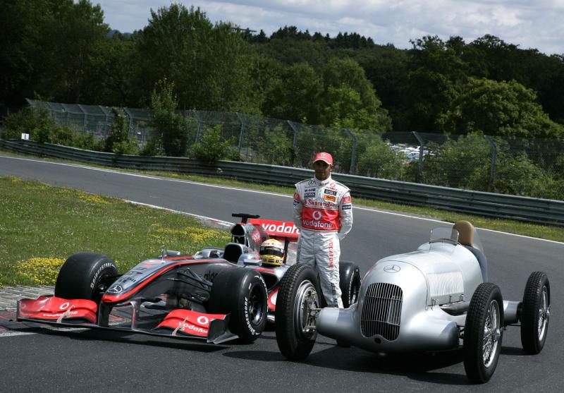 hamilton_w25_nurburgring_2009-4