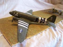 C-47, Hawker Hurricane 1944 June 5. Upottery Sands England
(szecsigeri)
